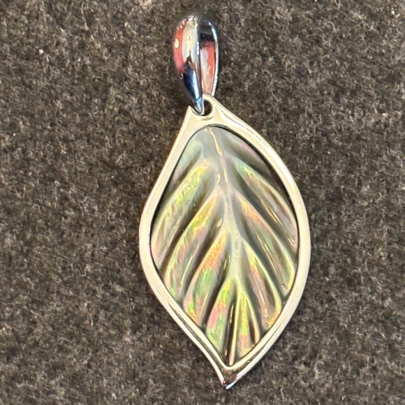 Complete set of 4 seasonal Honora mother-of-pearl pendants - Picture 8 of 11